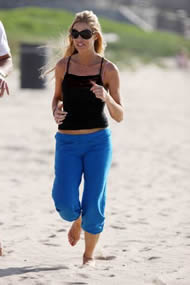 Ejercicios famosas: Denise Richards Running