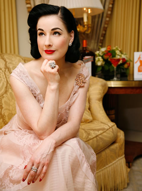 Estilo famosas: Dita Von Teese - Estilo Cabaret