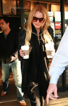 Famosas Starbucks: Lidsay Lohan en el Starbucks