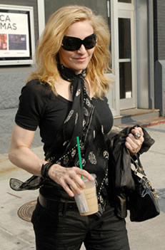 Famosas Starbucks: Madonna en el Starbucks