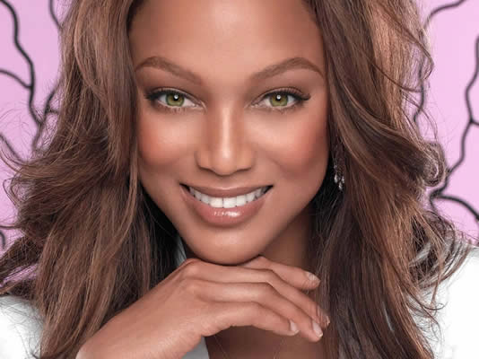 Maquillaje ojos: Estilo de Tyra Banks